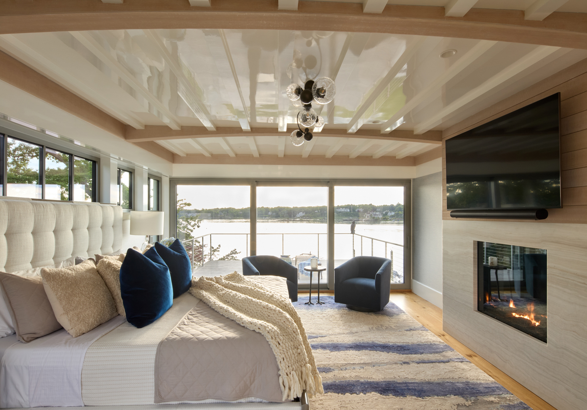 Final Contentment 44 4221_RESIZE